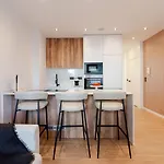 Urban Terrace & Stylish Living Spaces By Hostwise Apartment Porto