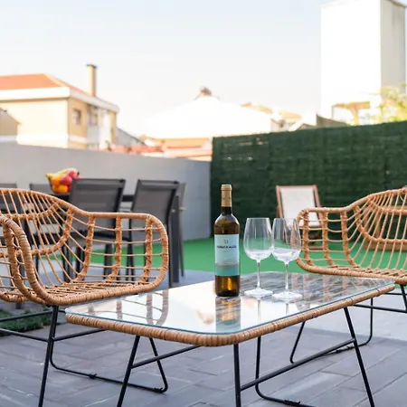 Urban Terrace & Stylish Living Spaces By Hostwise * Porto