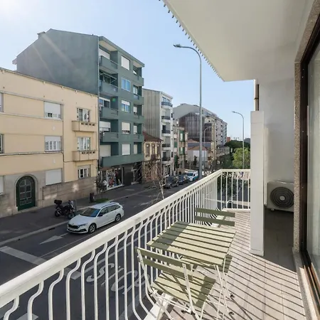 Urban Terrace & Stylish Living Spaces By Hostwise Appartement Porto