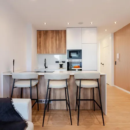 Urban Terrace & Stylish Living Spaces By Hostwise Apartament Porto