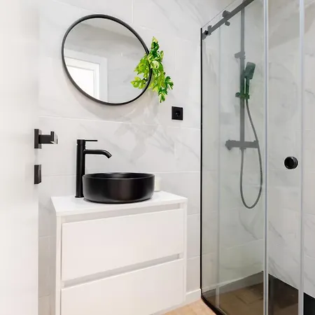 Apartment Urban Terrace & Stylish Living Spaces By Hostwise *