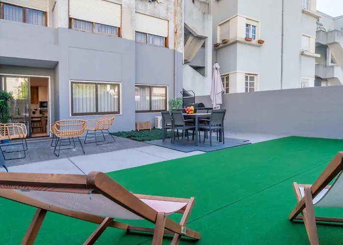 Urban Terrace & Stylish Living Spaces By Hostwise Lejlighed Porto