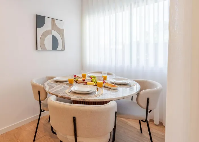 Urban Terrace & Stylish Living Spaces By Hostwise Daire Porto