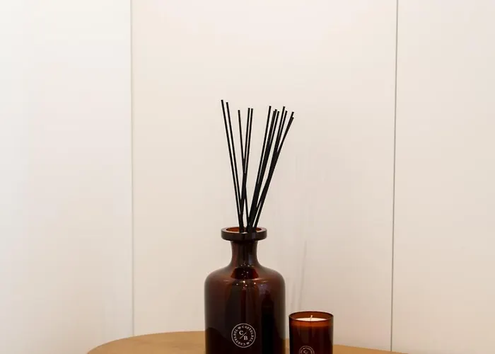 Urban Terrace & Stylish Living Spaces By Hostwise דירה פורטו