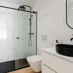 Urban Terrace & Stylish Living Spaces By Hostwise Apartment Porto