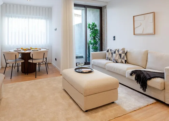 Urban Terrace & Stylish Living Spaces By Hostwise *