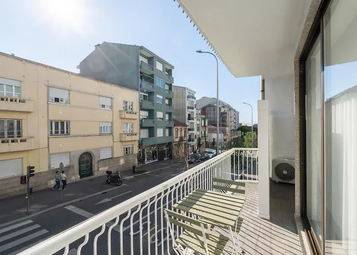 Urban Terrace & Stylish Living Spaces By Hostwise